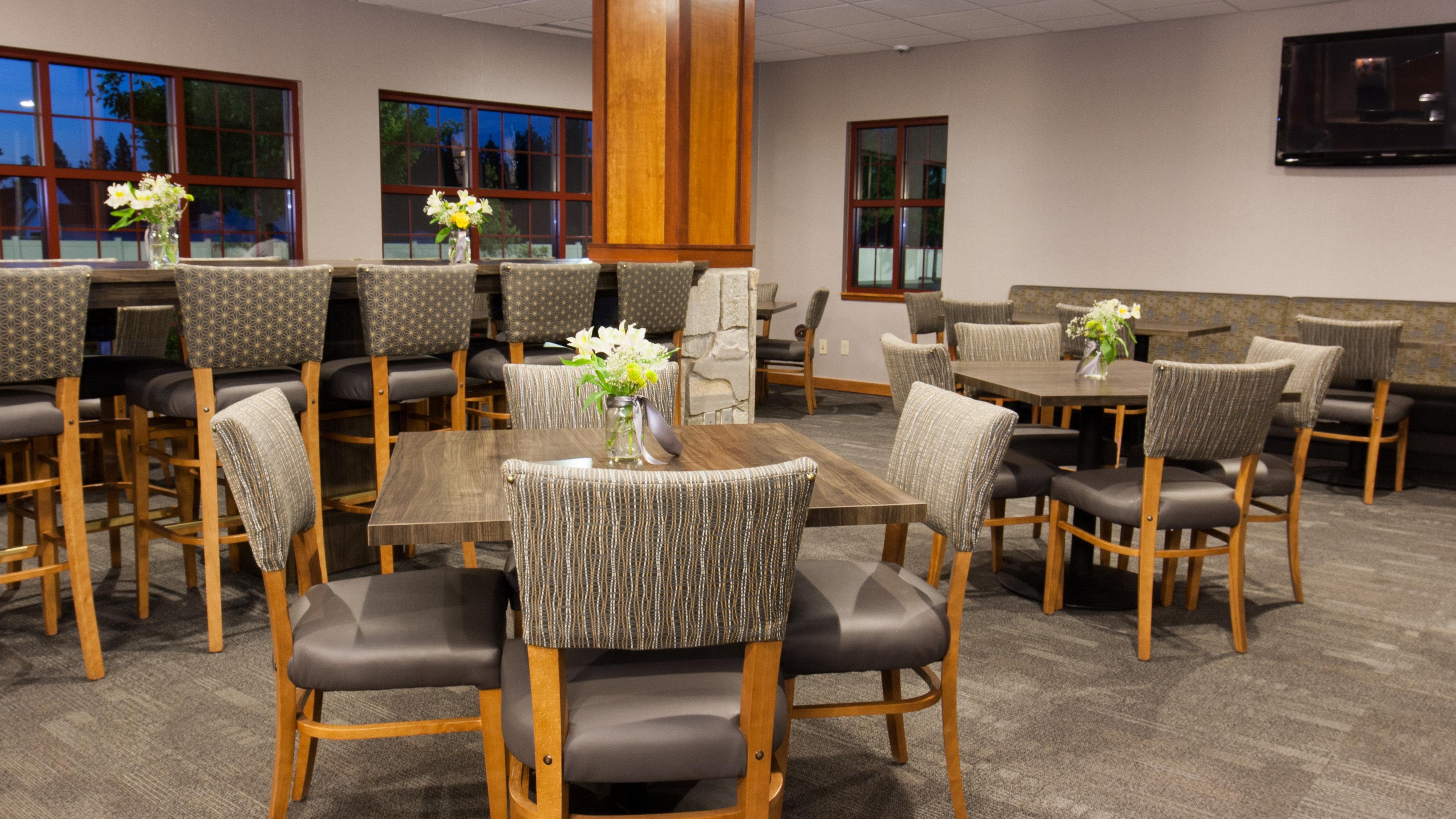 Holiday Inn Express & Suites Cheney By Ihg Exterior foto