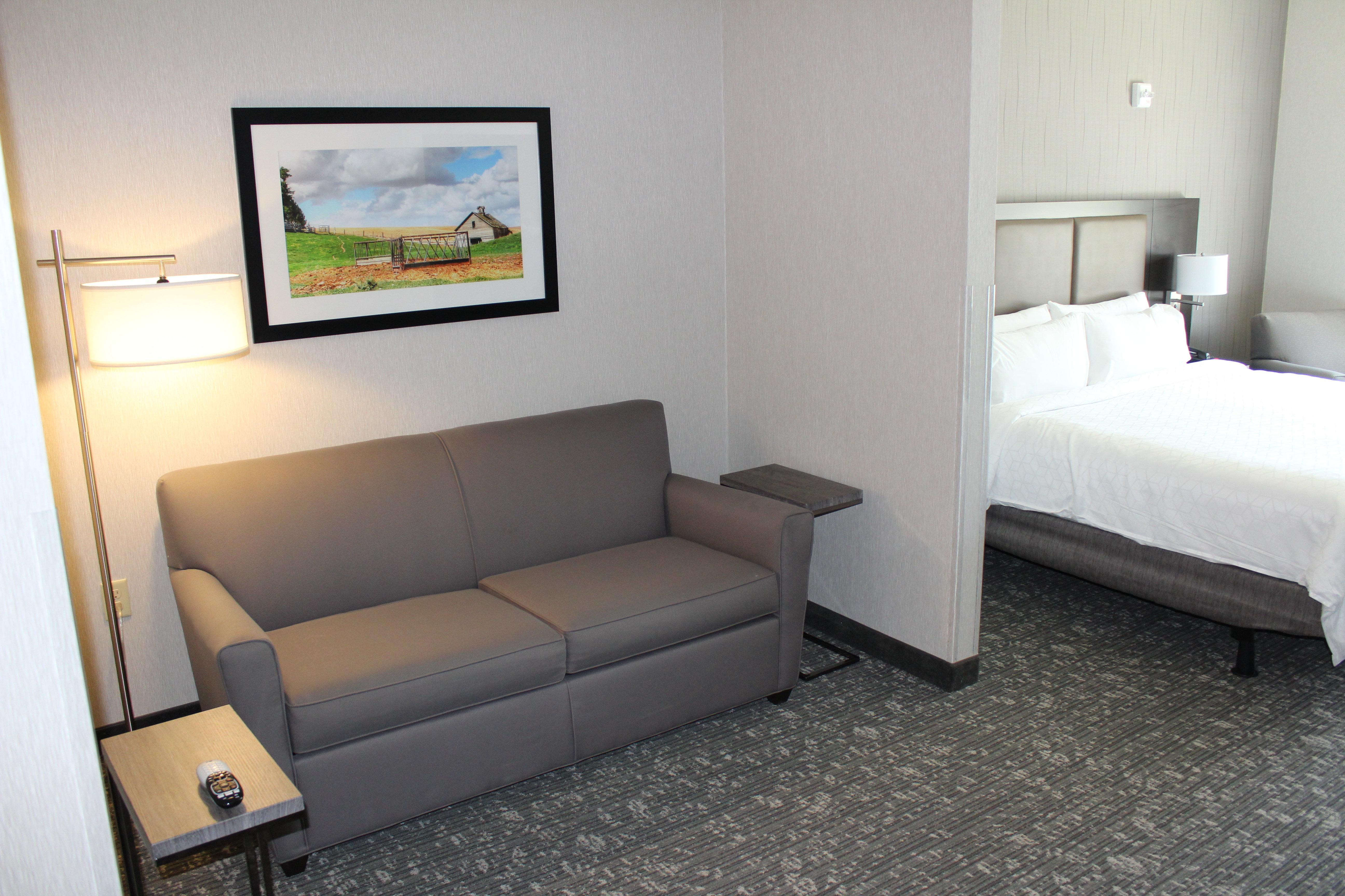 Holiday Inn Express & Suites Cheney By Ihg Exterior foto