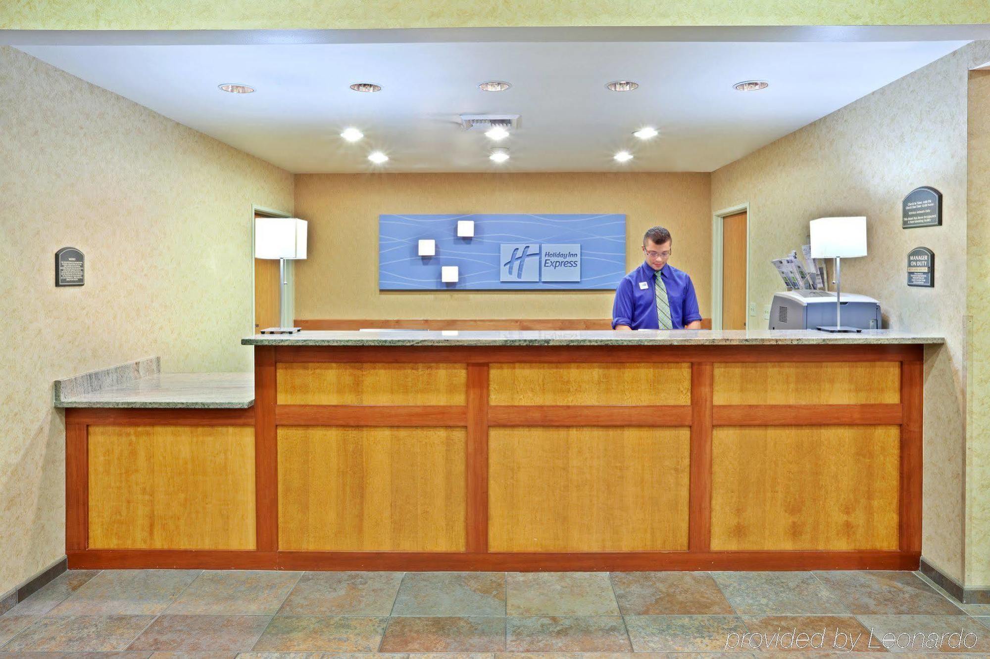 Holiday Inn Express & Suites Cheney By Ihg Exterior foto